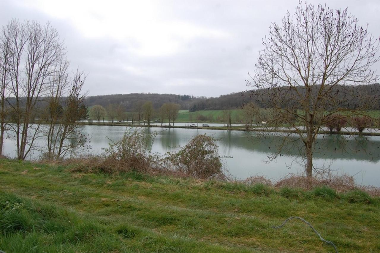 Le Petit Gite De La Varenne Saint-Hellier Luaran gambar
