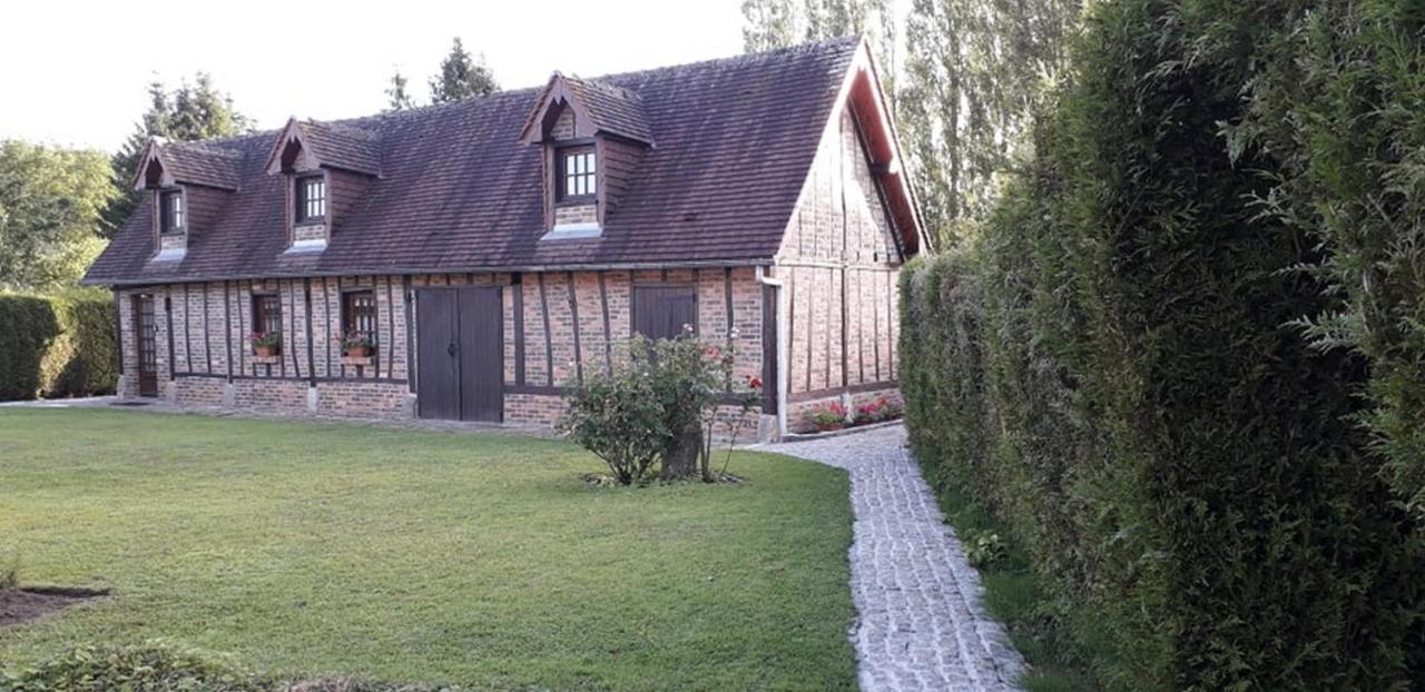 Le Petit Gite De La Varenne Saint-Hellier Luaran gambar